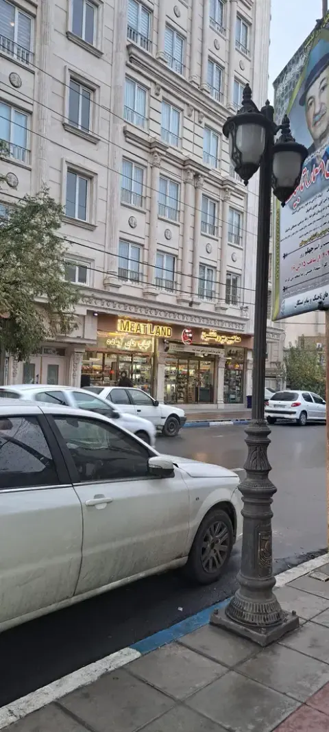 هایپر مارکت و پروتوئین میت لند