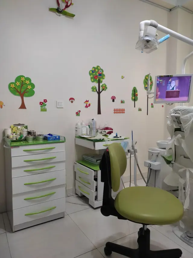 مطب دکتر کهوند متخصص دندانپزشکی کودکان و نوجوان