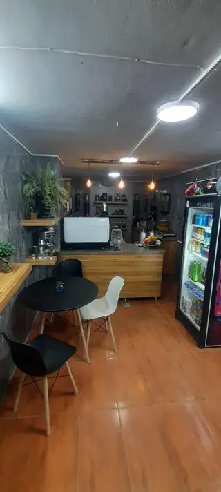 کافه هفتاد سی در خانه اصفهان
