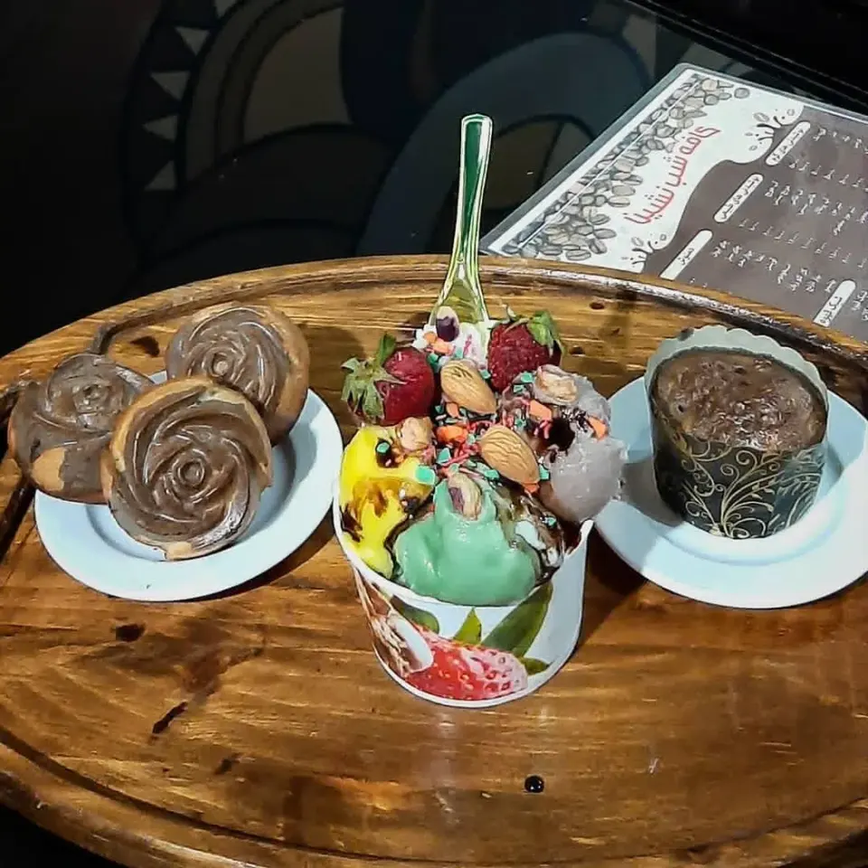 کافه شب نشینی خومون
