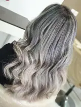 رنگ و لایت کراتین خانوم کریم‌زاده