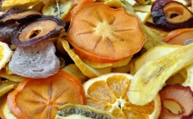 عرضه انواع میوه خشک سید