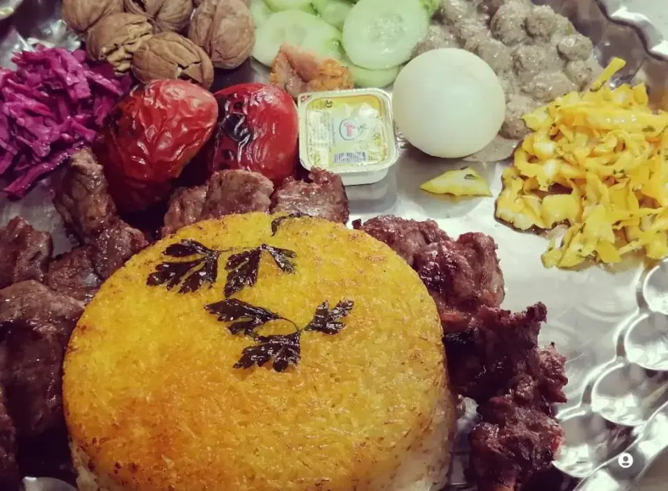 کافه رستوران سنتی لقمه در رشت