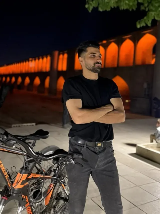 اسانسور و پله برقی شریفی