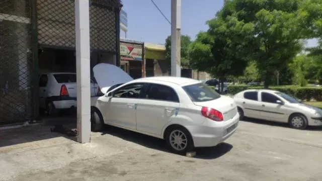 تعمیرگاه اتومبیل کشاورز