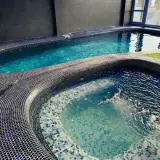 اجاره کلبه سوئیسی و باغ استخر دار