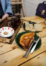نان سنتی رشته خشکار و کشتا تی کاکا در رشت