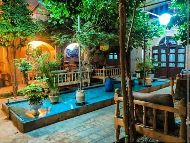 Pardisan Hostel