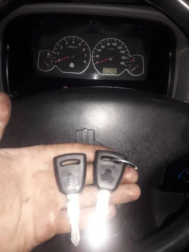 کلید وریموت انواع خودروهای ضد سرقت