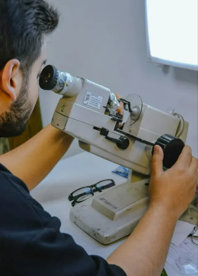 موسسه اپتومتری و عینک ایرانیان