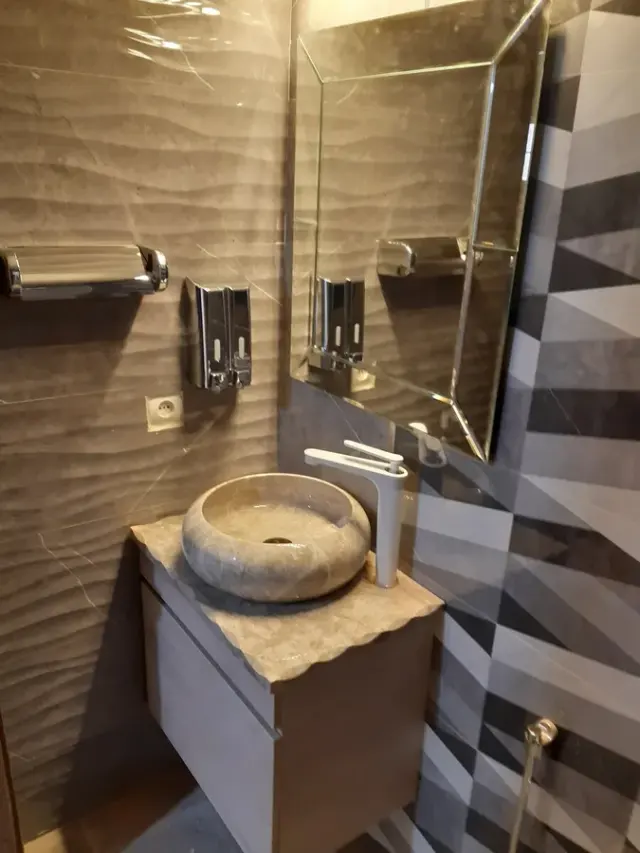 تاسیسات ساختمان اکبری