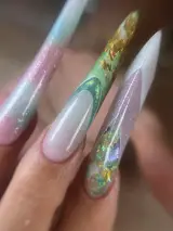 کاشت تخصصی ناخن و آموزش حرفه ای