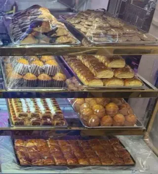 شیرینی و بستنی سنتی عسکری