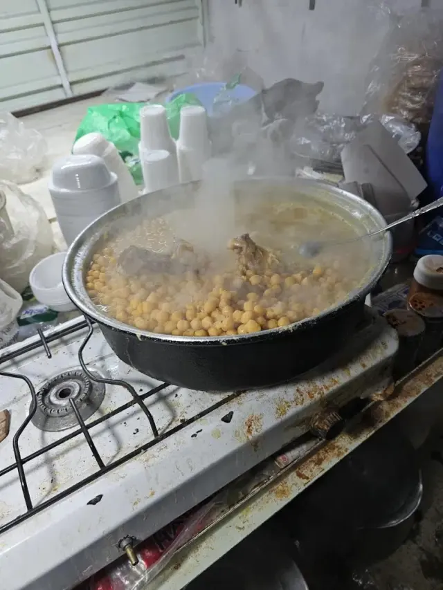 کلوچه و شورمزه مام یحیی