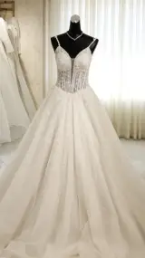 مزون لباس عروس آوین