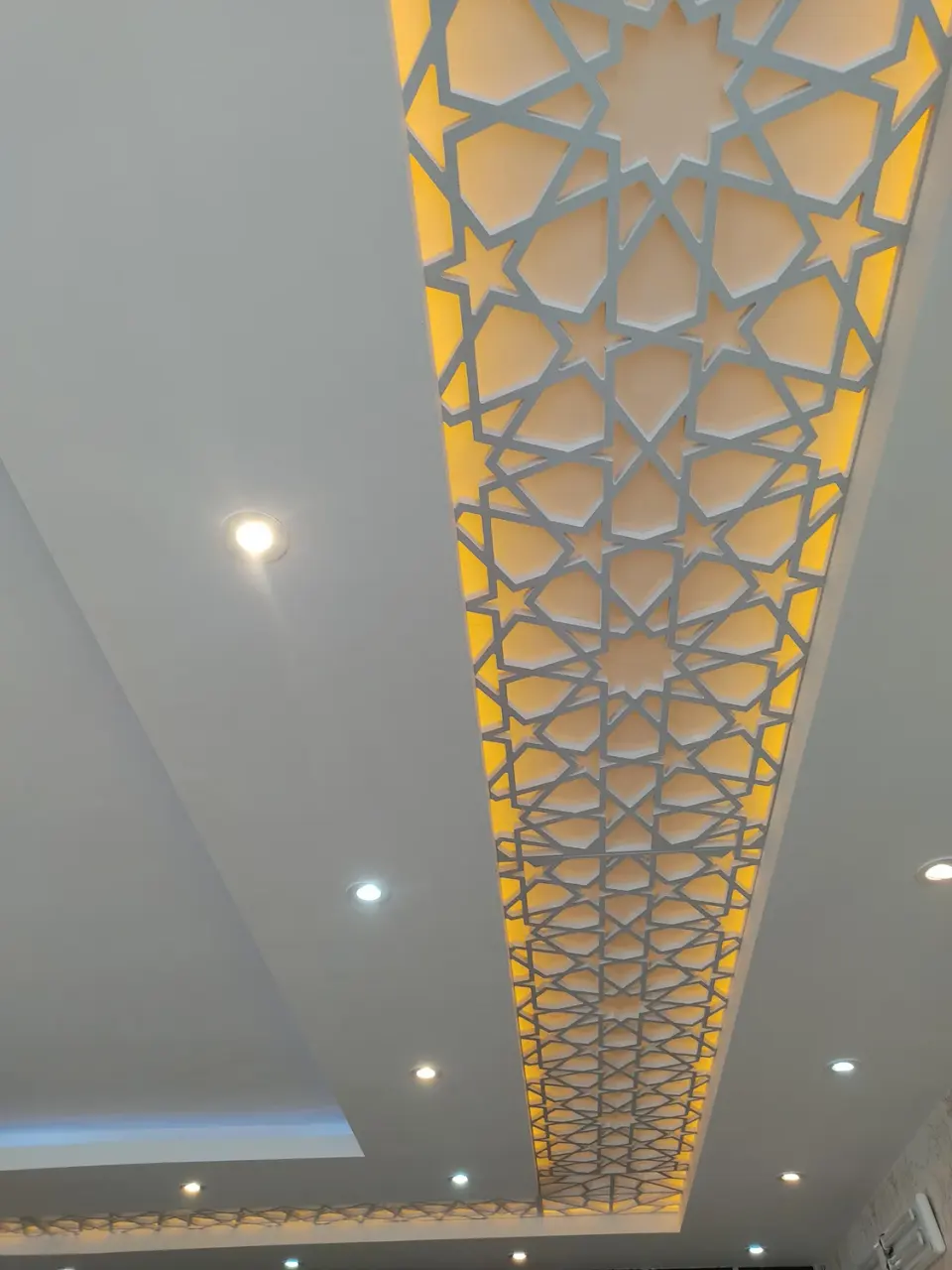 دکوراسیون داخلی کاج