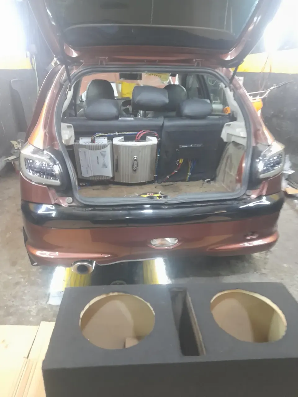 لوکس اتومبیل علی
