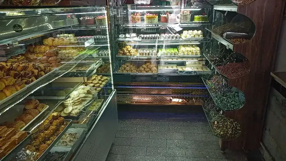 قنادی نوشاد