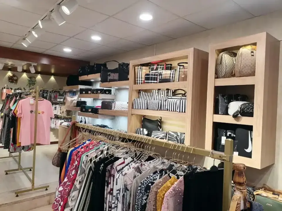 فروشگاه کیف و پوشاک و رومیزی مرات