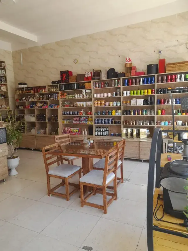 کافی شاپ دنج