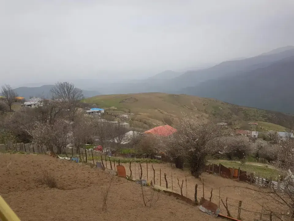 اقامتگاه بومگردی وارش (امامی)
