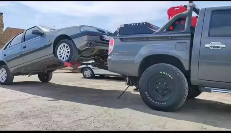 امداد خودرو و یدک کش شبانه روزی