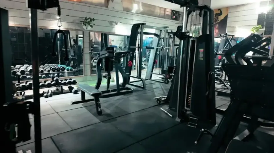 باشگاه بدنسازی هیرمند