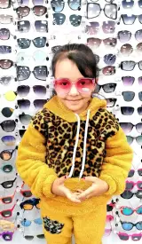 عینک آفتابی علی (فروشگاه فامیلی شعبه 2)