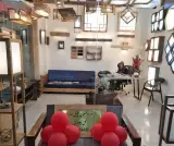 لوستر و مبلمان چوبی مدرن گل نیلوفری