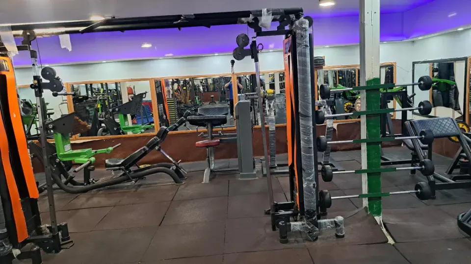 باشگاه بدنسازی امپراطور