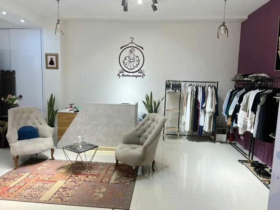 فروشگاه پوشاک بانوان لیاتریس
