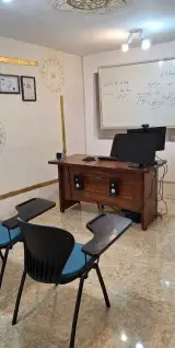 آکادمی زبان کریم پور