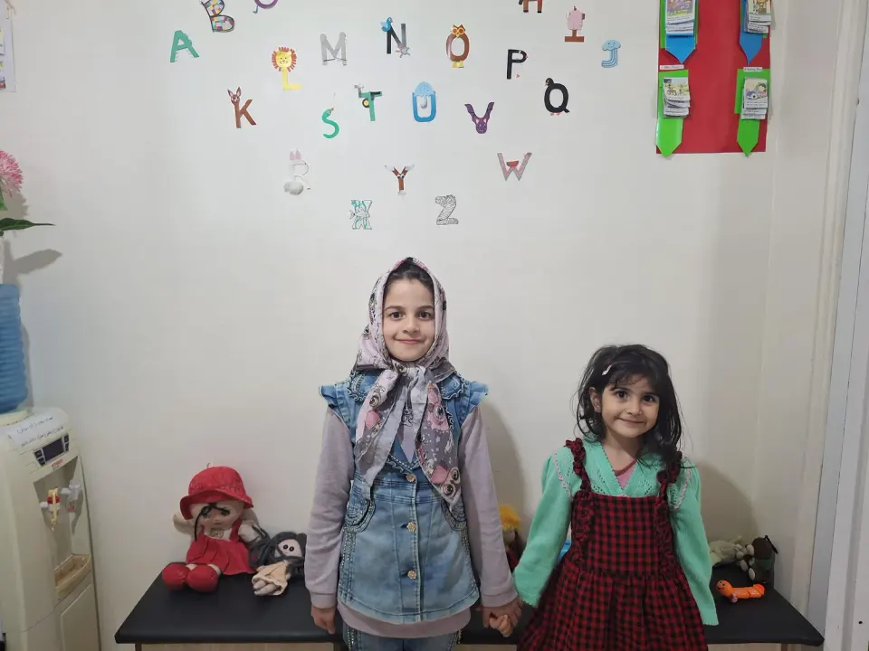 آموزشگاه زبان موج دانش و زبان شناسان
