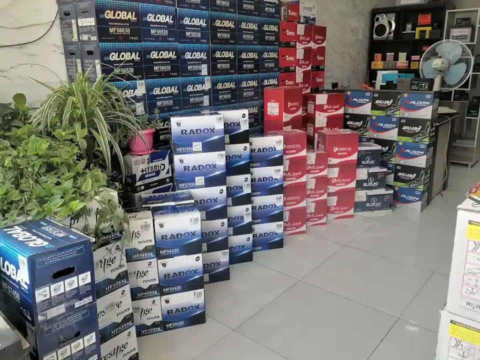 باطری فروشی (خودرو و موتور)