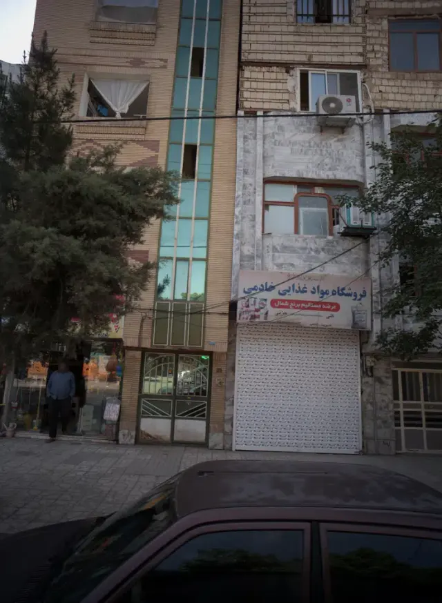 فروشگاه مواد غذایی خادمی