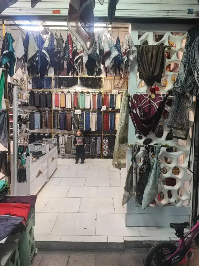 شال و روسری مژگان ساچلی