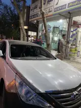 شیشه اتومبیل یاشار
