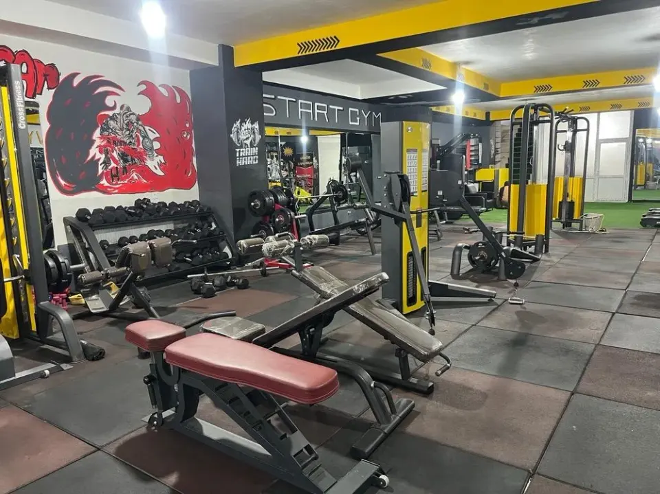 باشگاه بدنسازی آراز