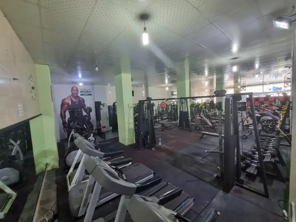 باشگاه بدنسازی حس برتر