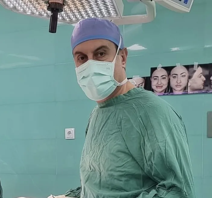 دکتر حاتم صالح پور/جراحی زیبایی بینی