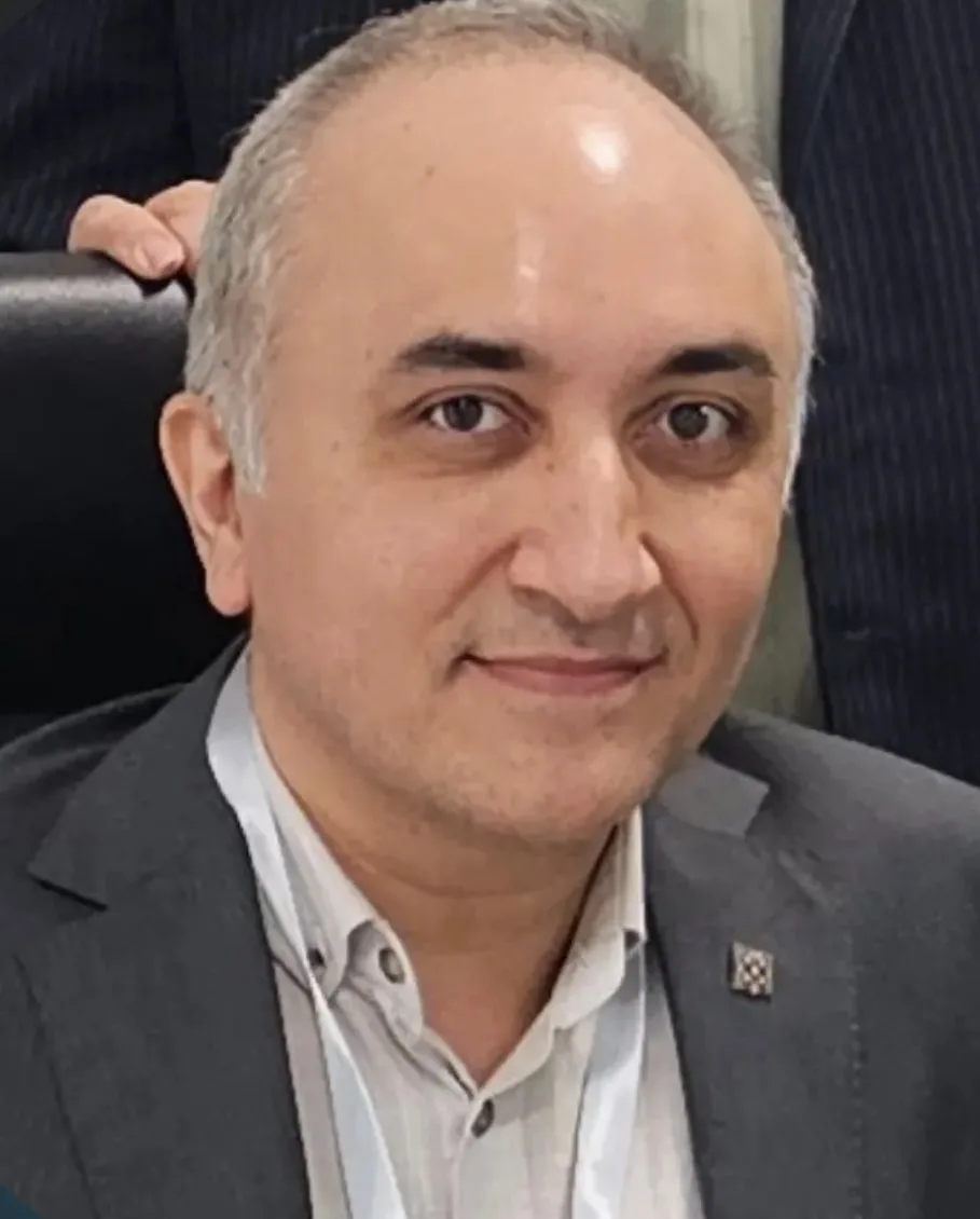 فوق تخصص چشم پزشک جراح لیزیک و لازک دکتر سید حسام هاشمیان