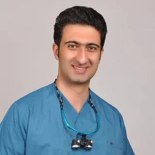 دکتر رضا شهریاری - دندانپزشک زیبایی مشهد