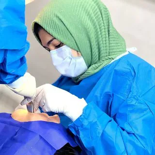 کلینیک دندانپزشکی درخشش