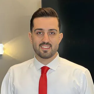 مهدی اصغریان / بلاگر و مشاور کسب و کار عمان