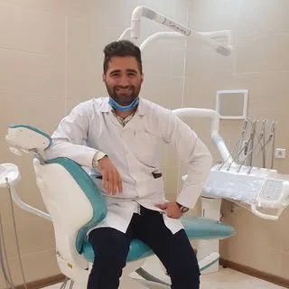 دکتر امیر اکبری