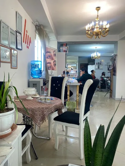 آموزشگاه و سالن زیبایی مینا