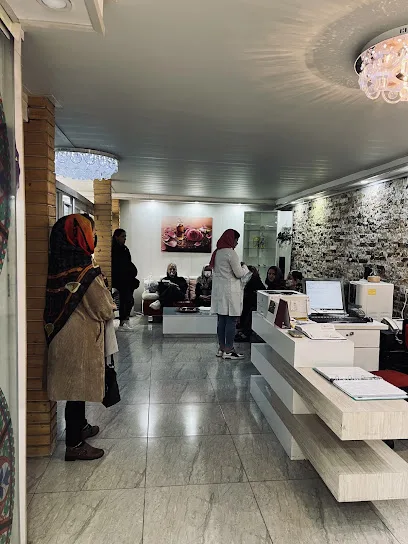 کلینیک زیبایی 100
