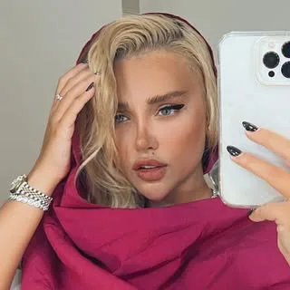 سالن زیبایی فریناز فتحی
