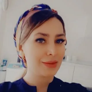پاکسازی پوست و فشیال ماندانا عطایی