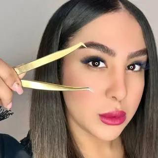مرکز تخصصی مژه ، ناخن ، مو  | شادی عرب زاده